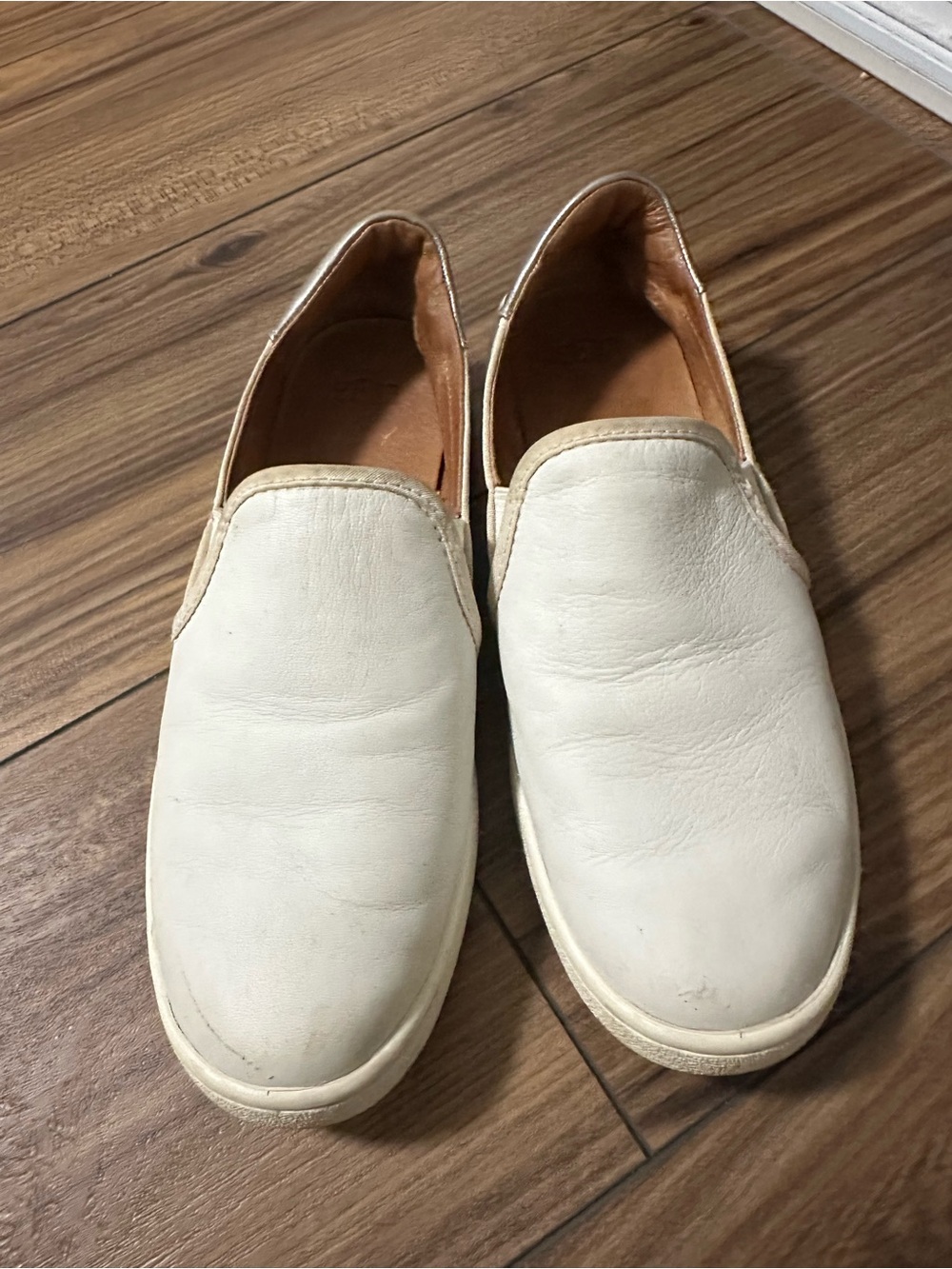 UGG Women's White Leather Slip-On Flats